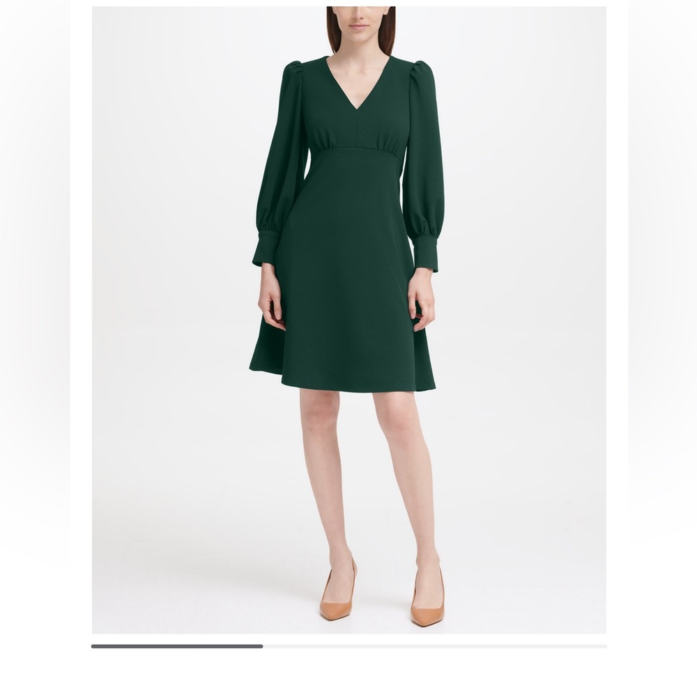Chic Dark Green V-Neck Dress